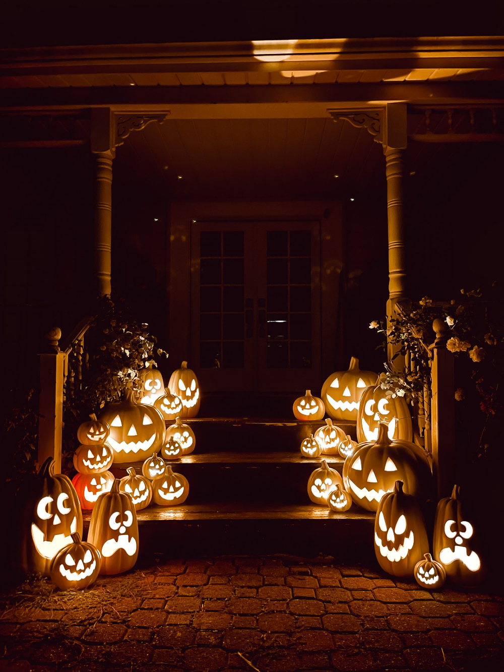 Spooky and Creative Halloween Porch Decor Ideas