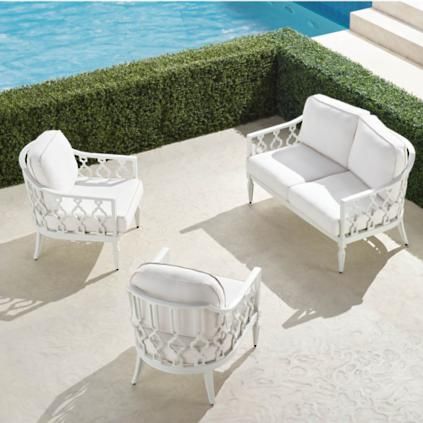 Timeless Elegance: White Outdoor Furniture for a Stylish Outdoor Space