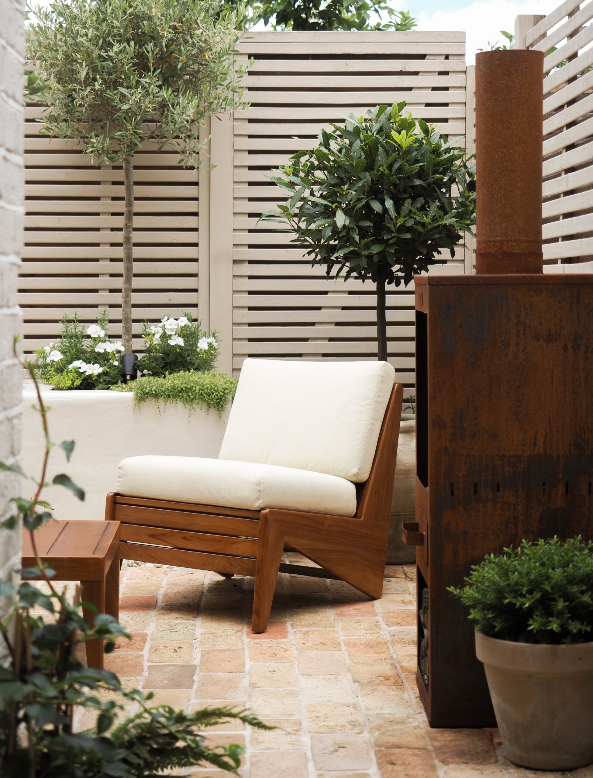 The Ultimate Guide to Creating the Perfect Outdoor Lounge