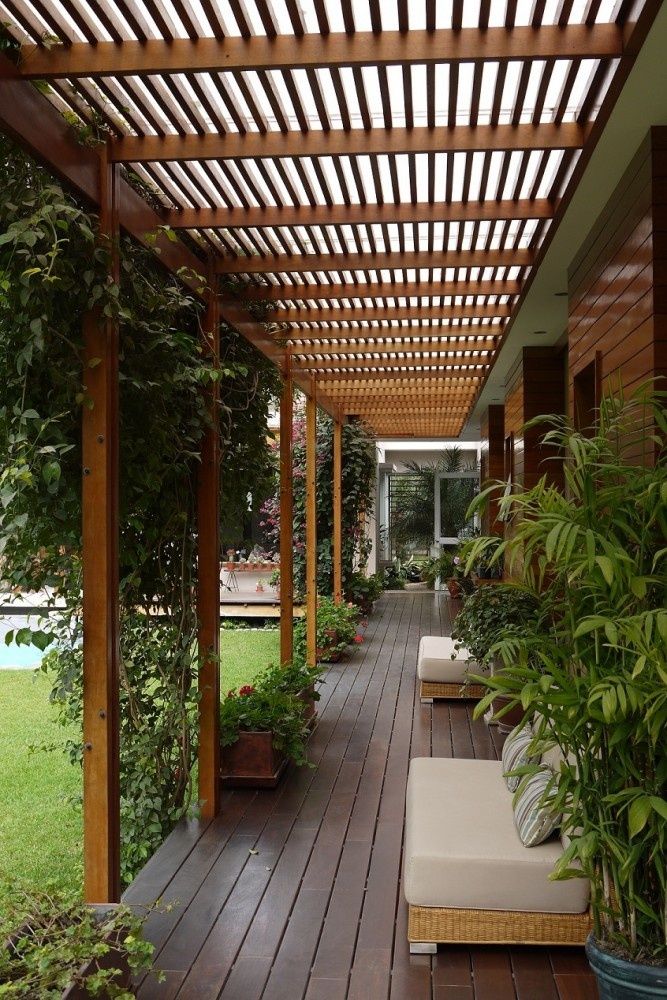 The Beauty of Veranda Decking: A Stylish Addition to Your Outdoor Space