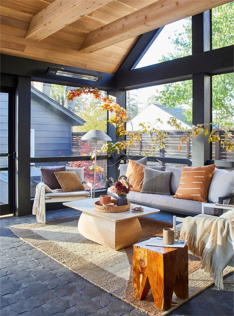 Creative Ways to Decorate Your Screened-In Porch