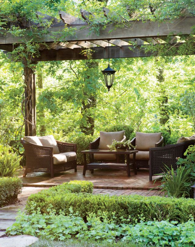 Enhance Your Outdoor Space with a Beautiful Garden Pergola