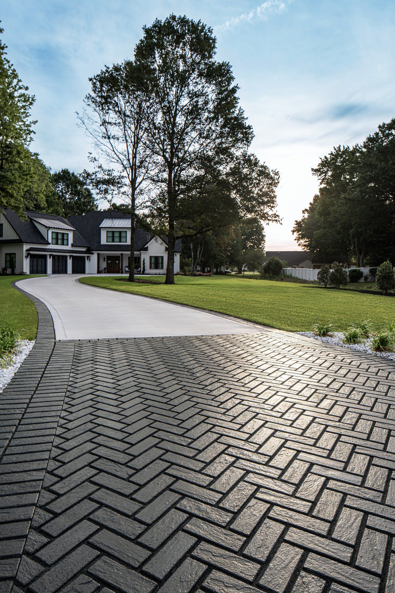 Enhance Your Curb Appeal with a Beautifully Landscaped Driveway