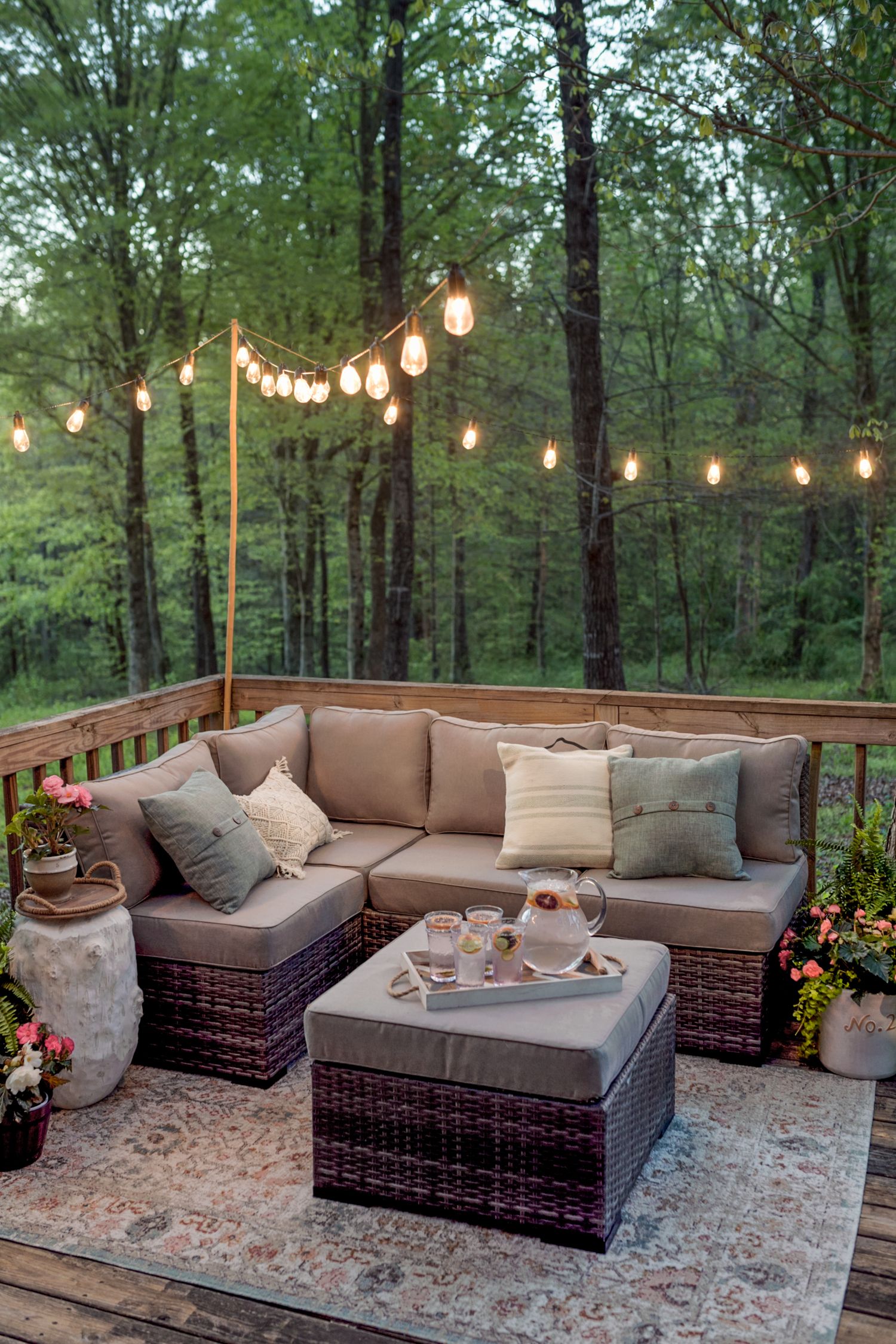 Enhance Your Outdoor Space with Stylish Décor