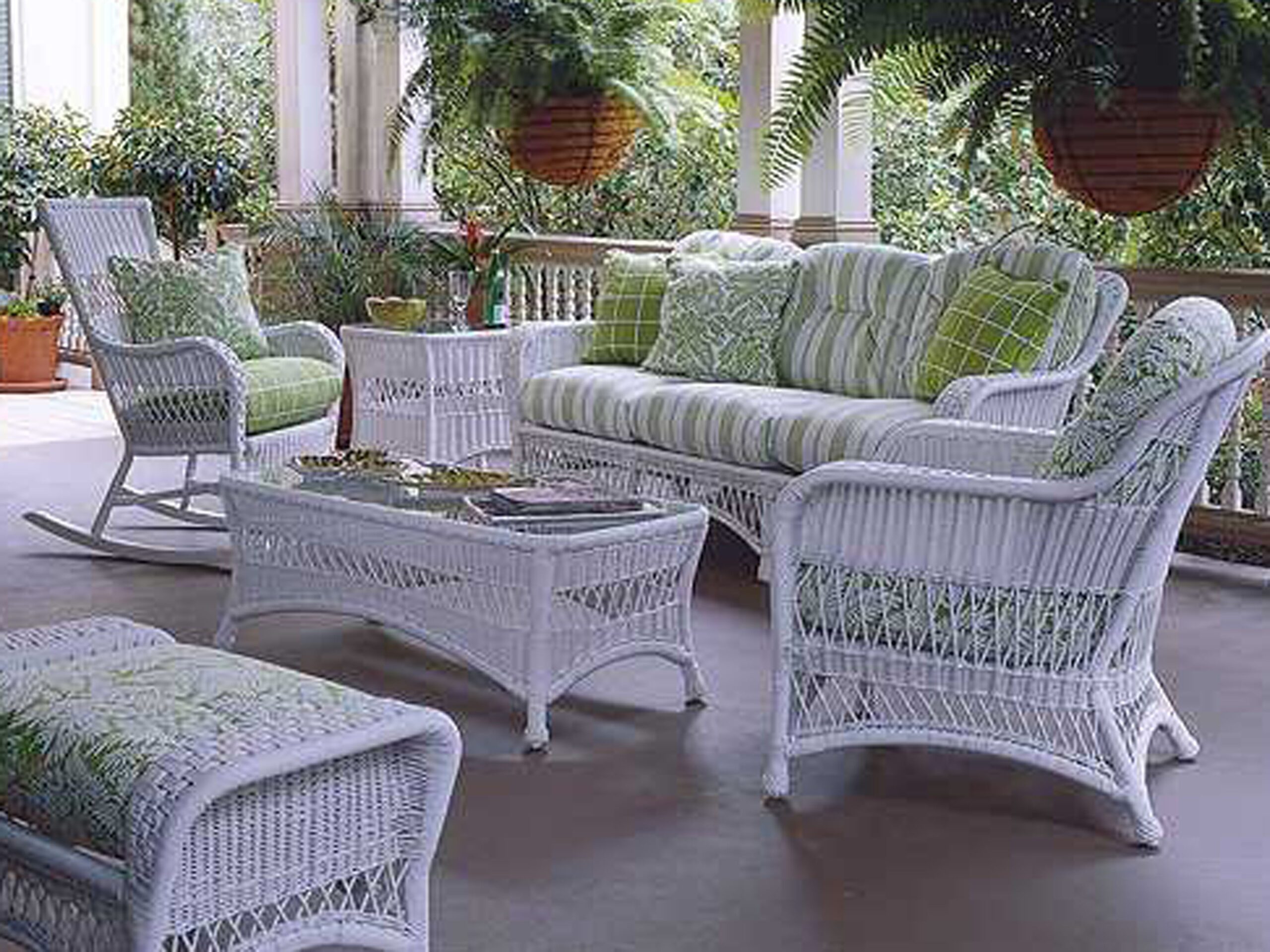 The Timeless Elegance of White Wicker Patio Furniture