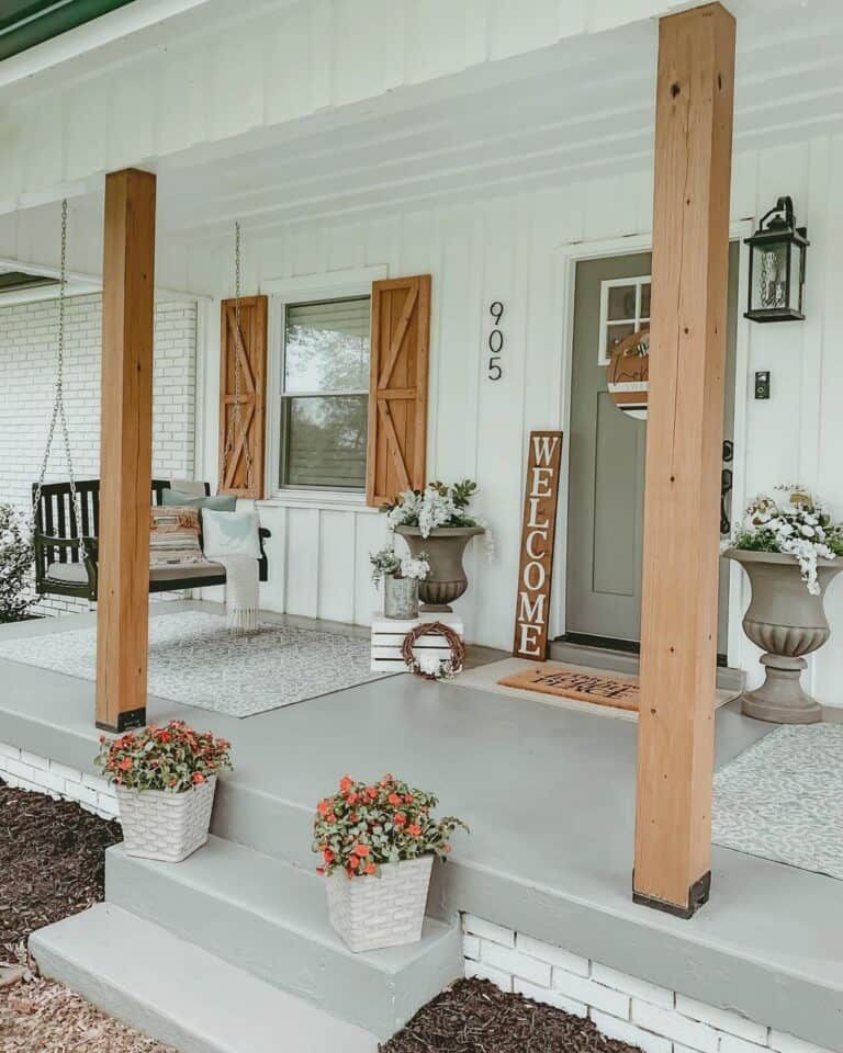 Charming Ways to Decorate Your Farmhouse Front Porch