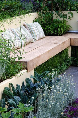 The Beauty of Wooden Garden Benches