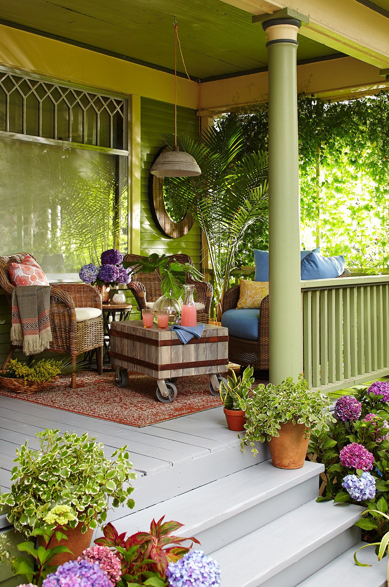 Expansive Front Porch Designs for Ultimate Curb Appeal