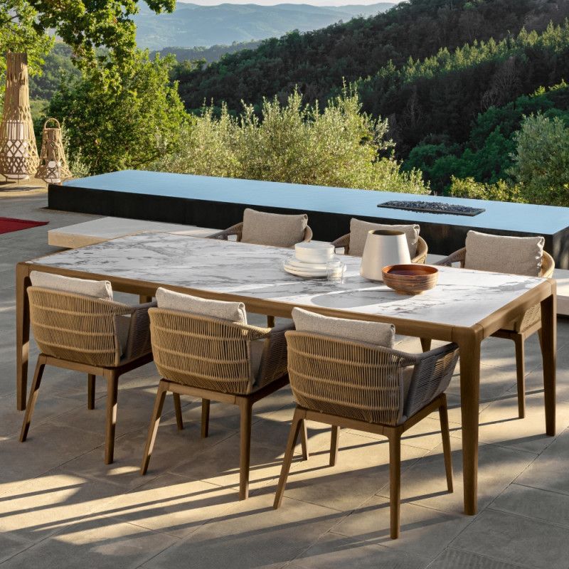 Enhance Your Outdoor Experience with a Stylish Dining Set