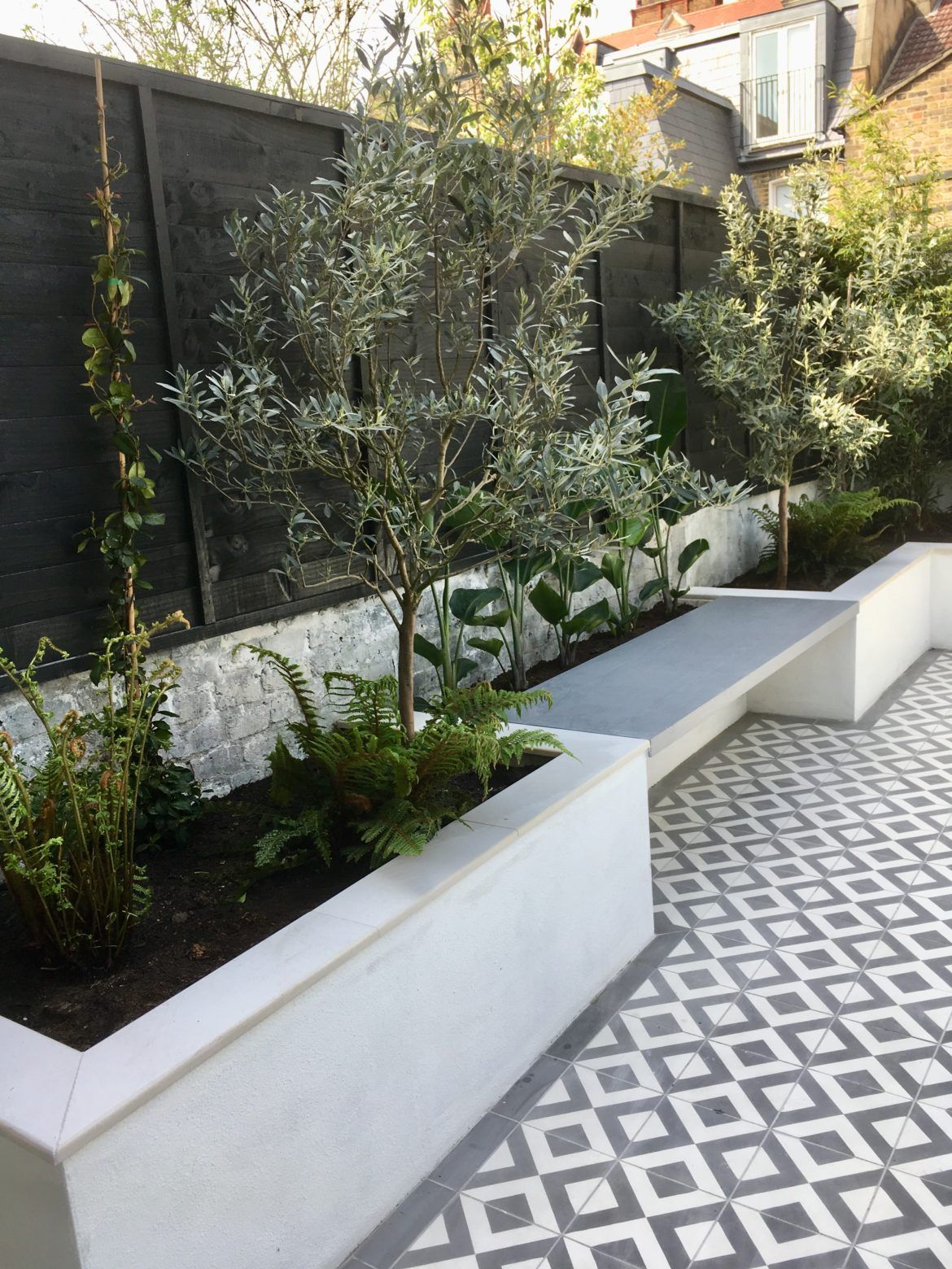 Creative Garden Wall Designs for Your Outdoor Space