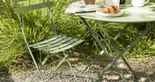 small garden table and chairs