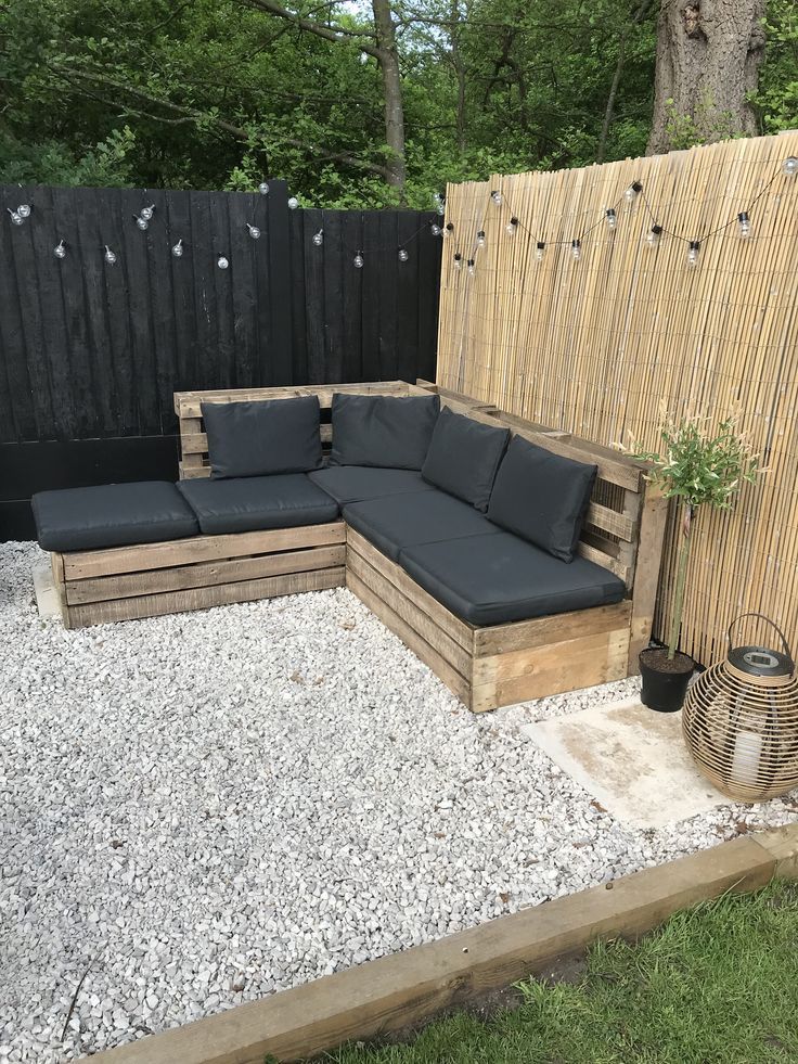 A Guide to Choosing the Perfect Garden Sofa for Your Outdoor Space