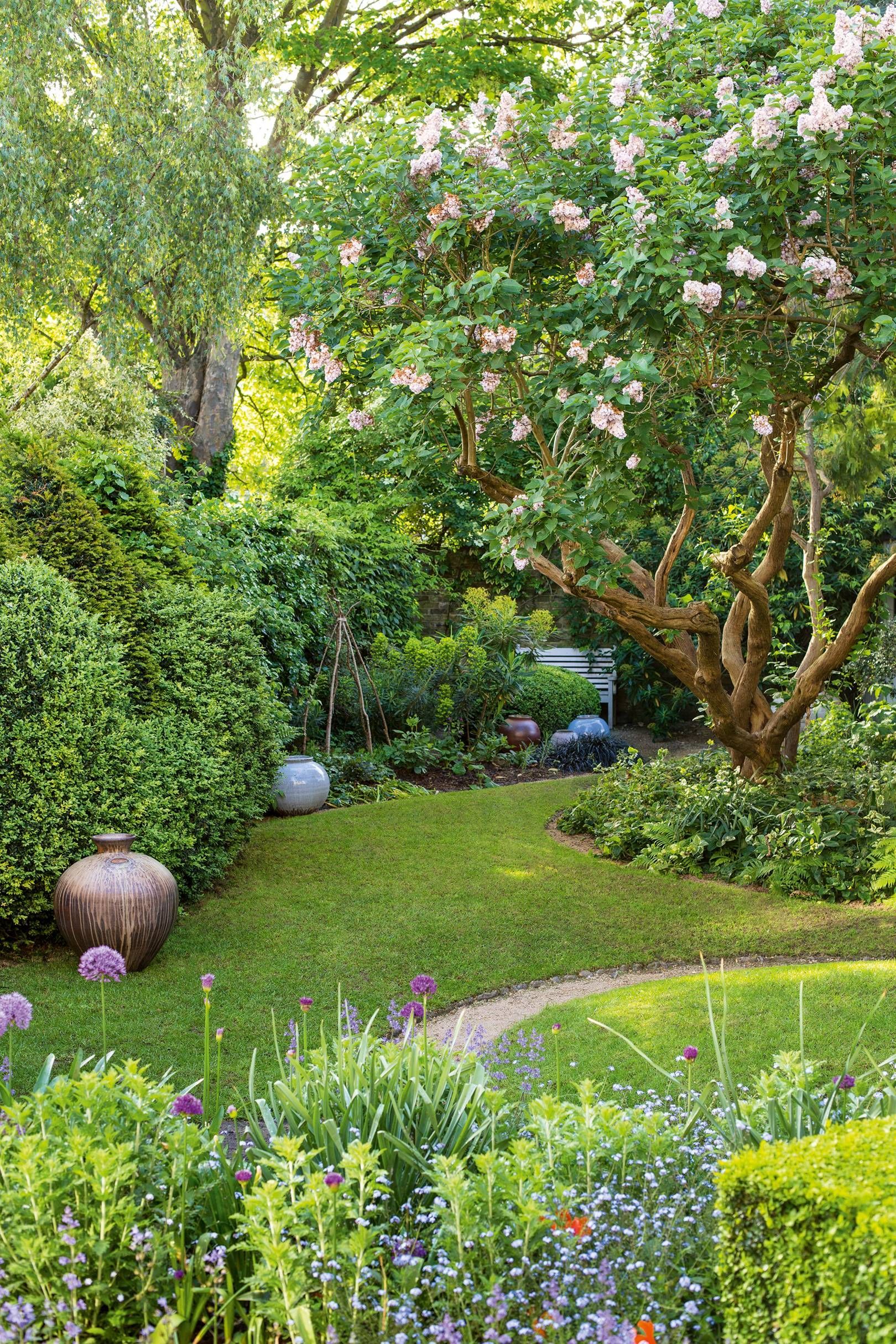 A Guide to Creating Beautiful and Functional Gardens with Landscaping Ideas