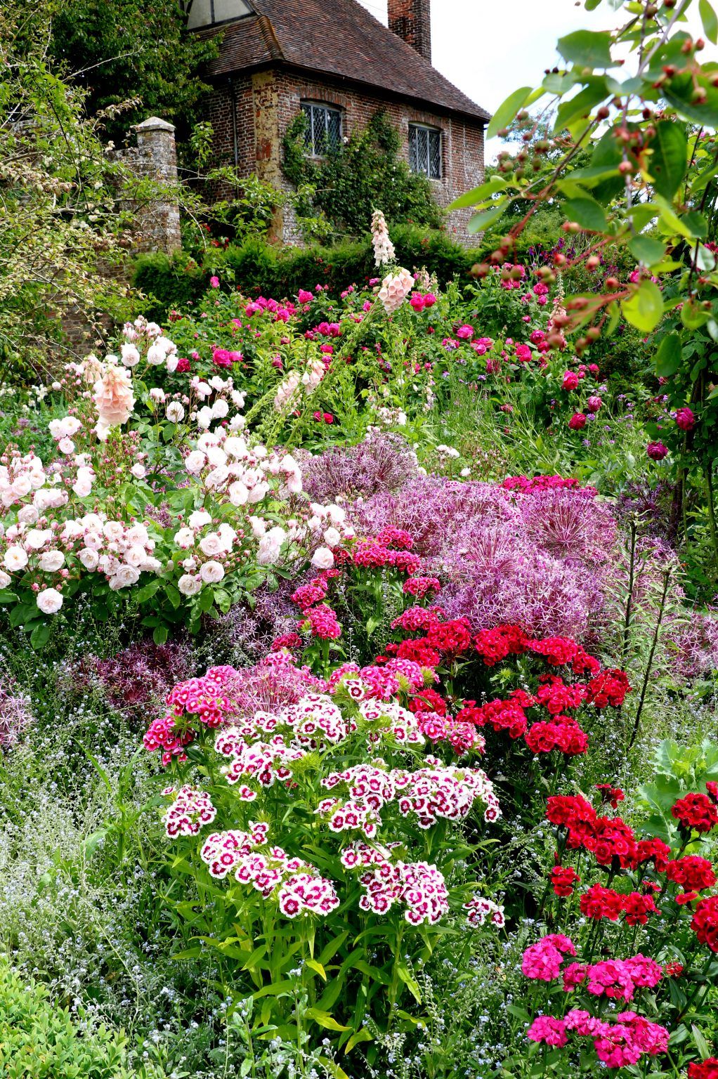 A Guide to Traditional English Gardens