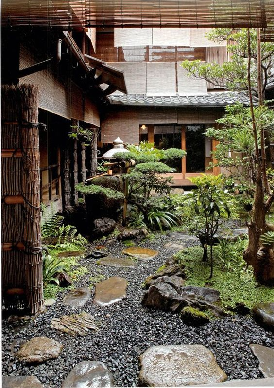 A Serene Retreat: Exploring the Beauty of Japanese Zen Gardens