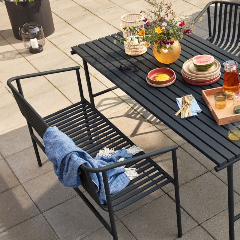 Alfresco Dining: Enhance Your Outdoor Experience with the Perfect Dining Set