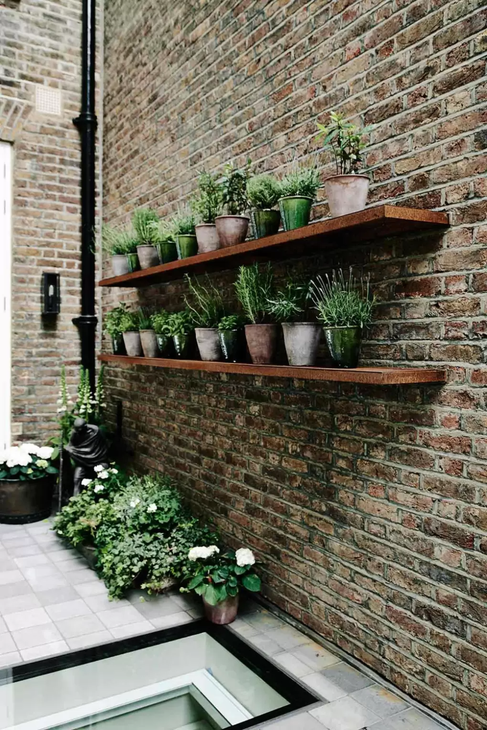 Beautiful Ways to Display Your Plants: A Guide to Garden Planter Pots