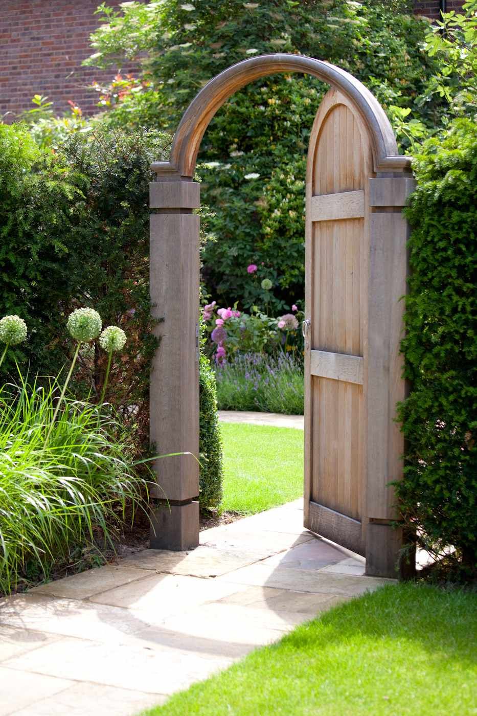 Beautiful and Functional Garden Gates: A Charming Addition to Your Outdoor Space