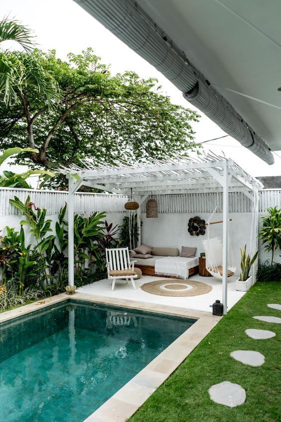 Beautiful ways to create a relaxing oasis in your backyard