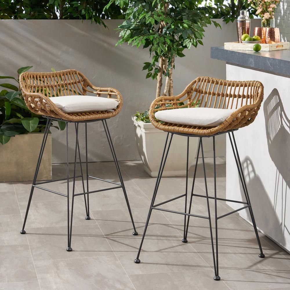 Best Outdoor Bar Stools for Your Patio or Deck