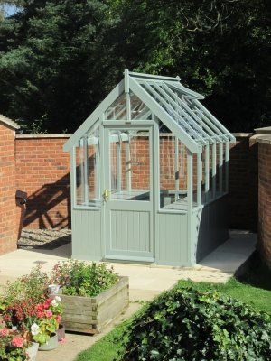 Best Small Garden Greenhouse Ideas for Your Plants