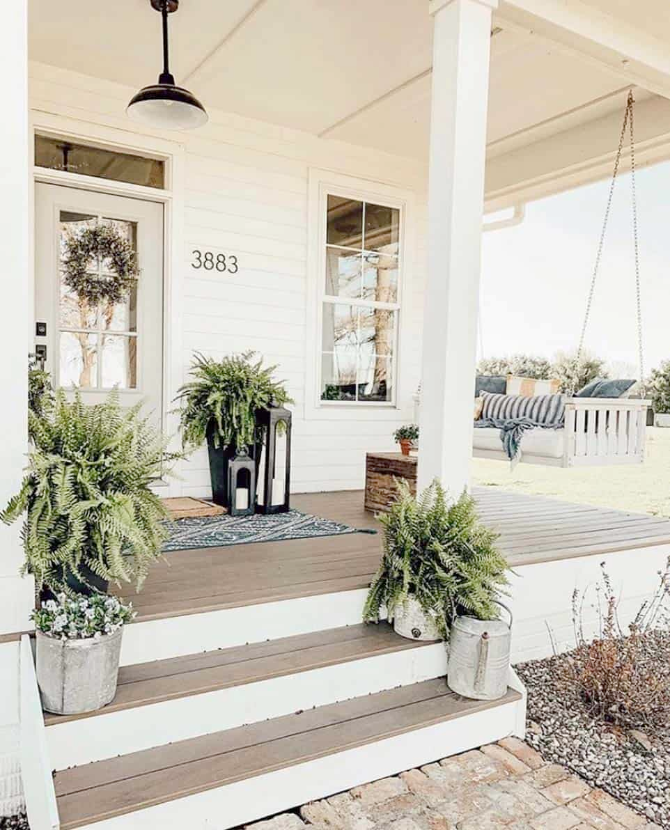 Charming Farmhouse Front Porch Inspiration