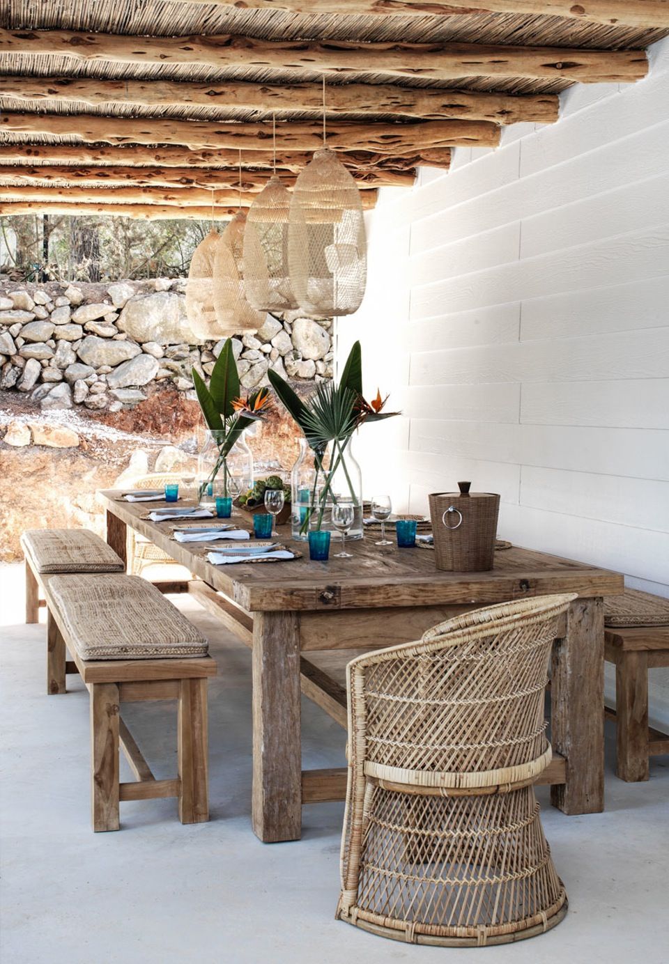 Charming Rustic Garden Furniture: Add Character to Your Outdoor Space