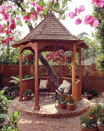 Charming Tiny Gazebo: A Cozy Retreat in the Outdoors