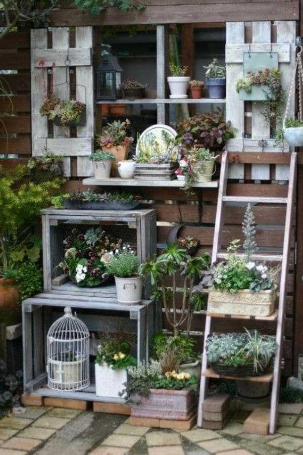 Charming and Creative Ways to Decorate Your Small Garden