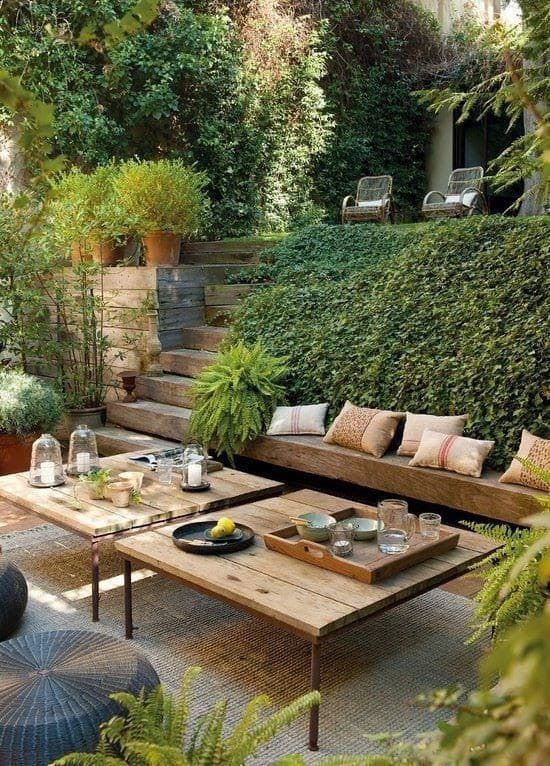 Charming and Timeless Garden Furniture for a Rustic Ambiance