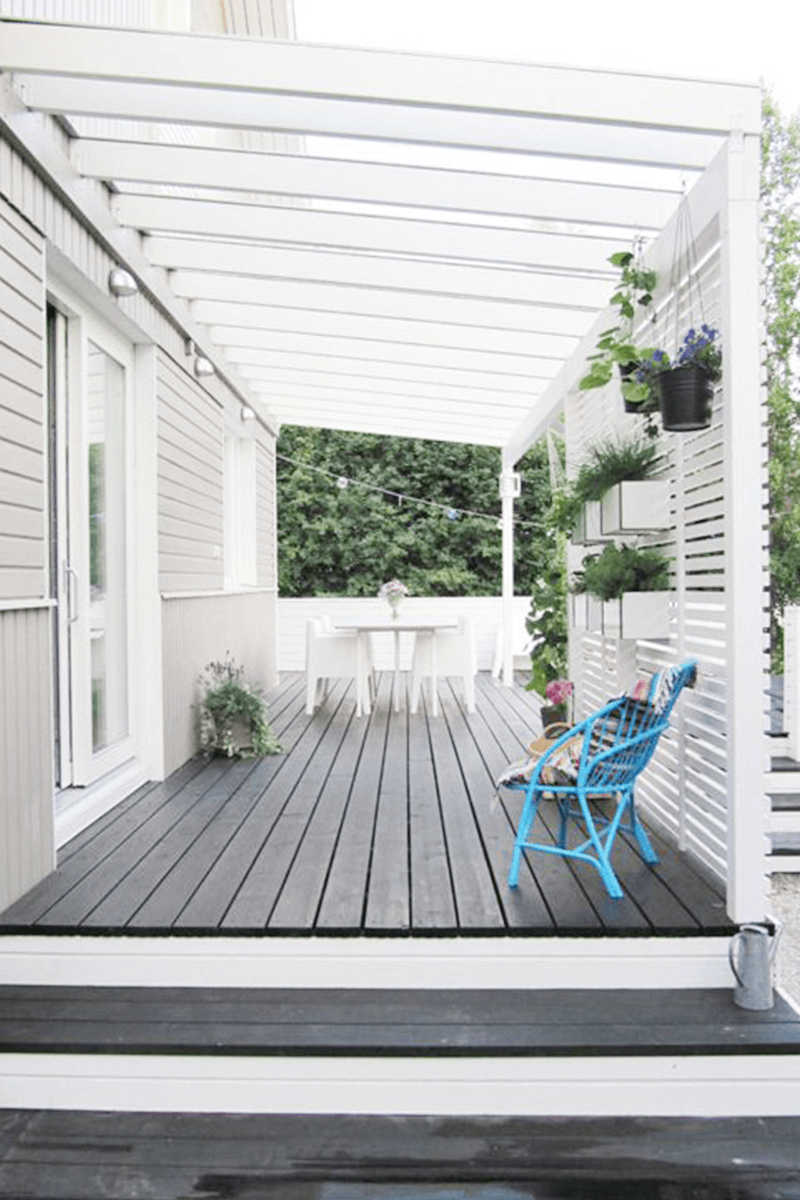 Choosing the Perfect Deck Colors: A Guide to Enhancing Your Outdoor Space