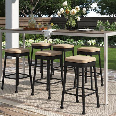 Choosing the Perfect Patio Bar Stools for Your Outdoor Space