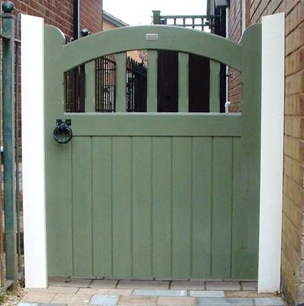 Compact Garden Gates: Enhancing Outdoor Spaces