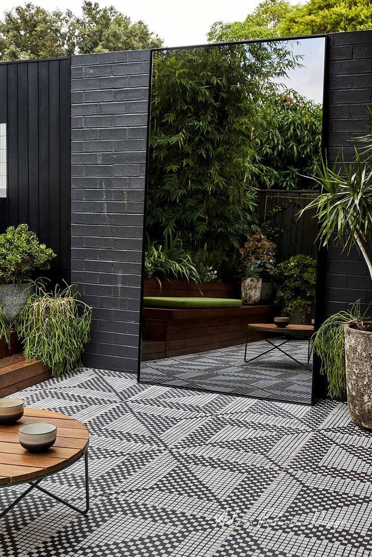 Compact Garden Wall: A Functional and Stylish Addition for Your Outdoor Space