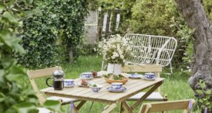 small garden table and chairs