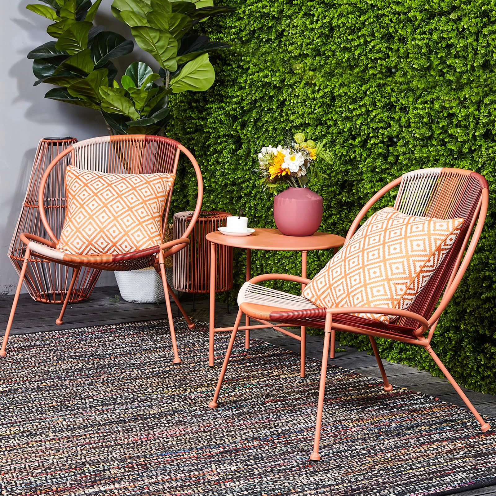 Compact Patio Furniture: maximizing outdoor spaces