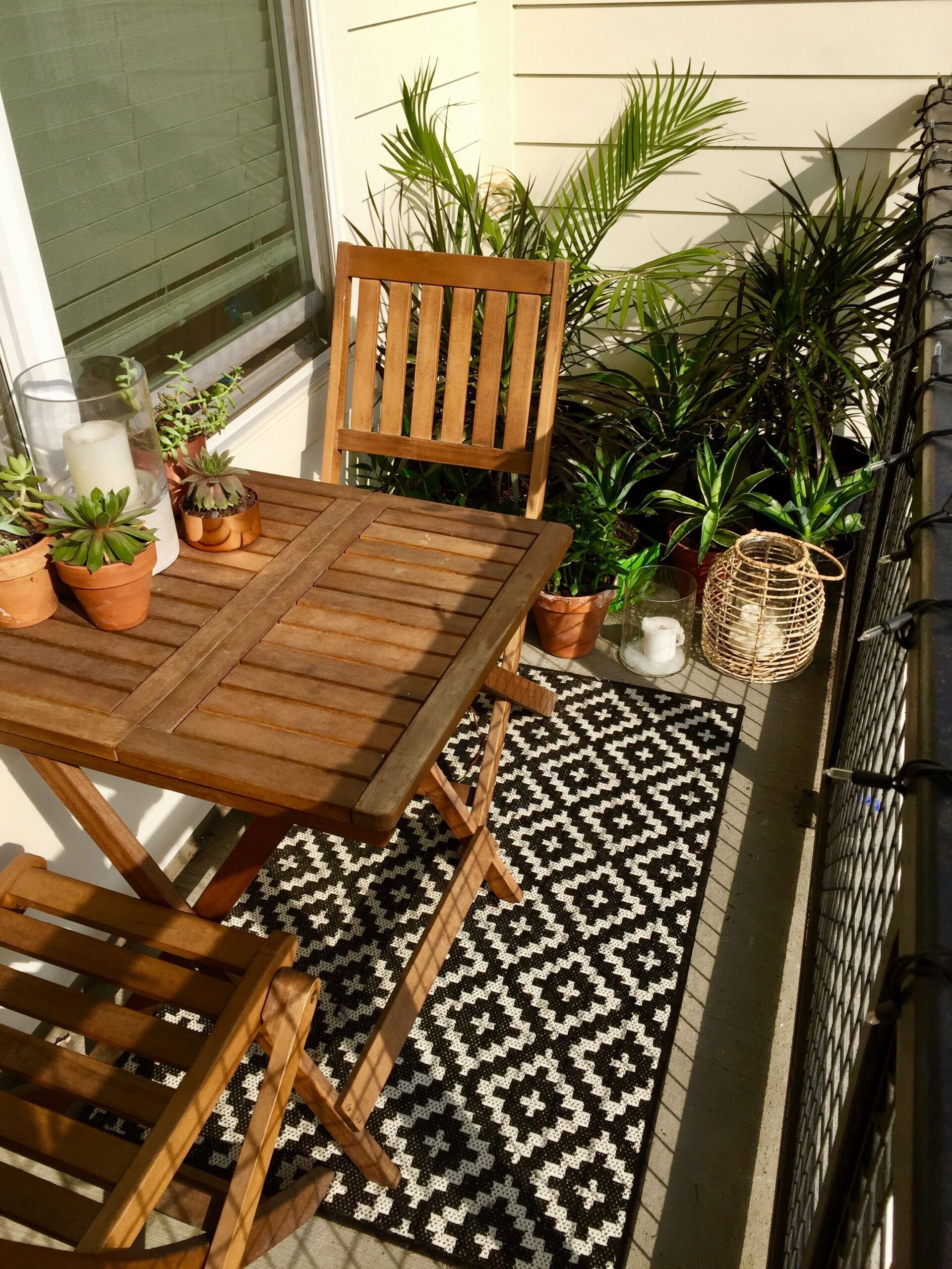 Compact and Cozy: The Advantages of Small Patio Furniture