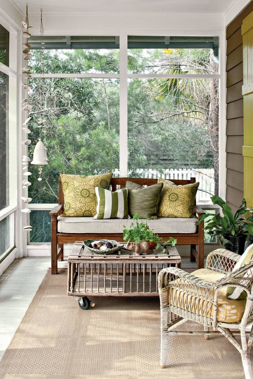 Cozy Screened-In Porch: A Charming Addition to Your Home