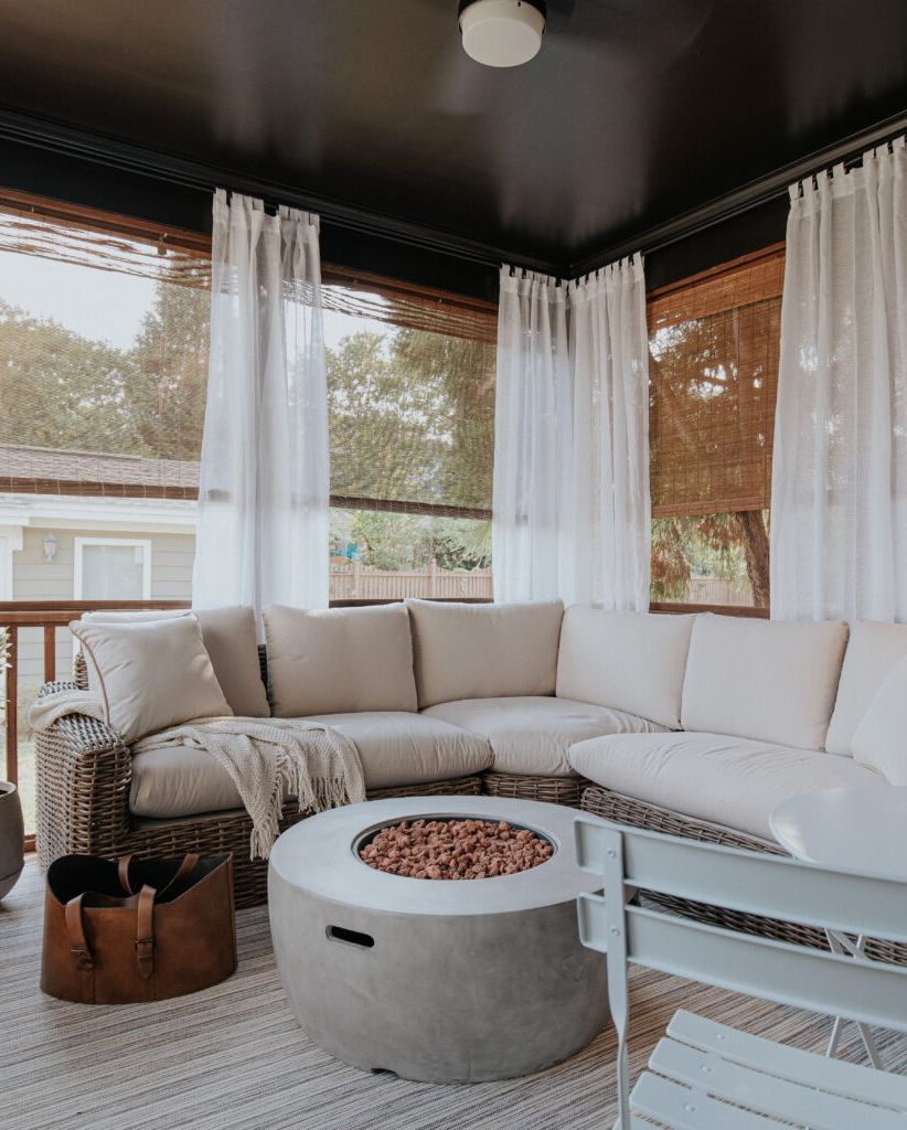 Cozy Screened Porch Perfect for Relaxation