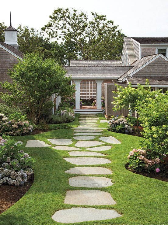 Create a Beautiful Garden Path with These Inspirational Ideas