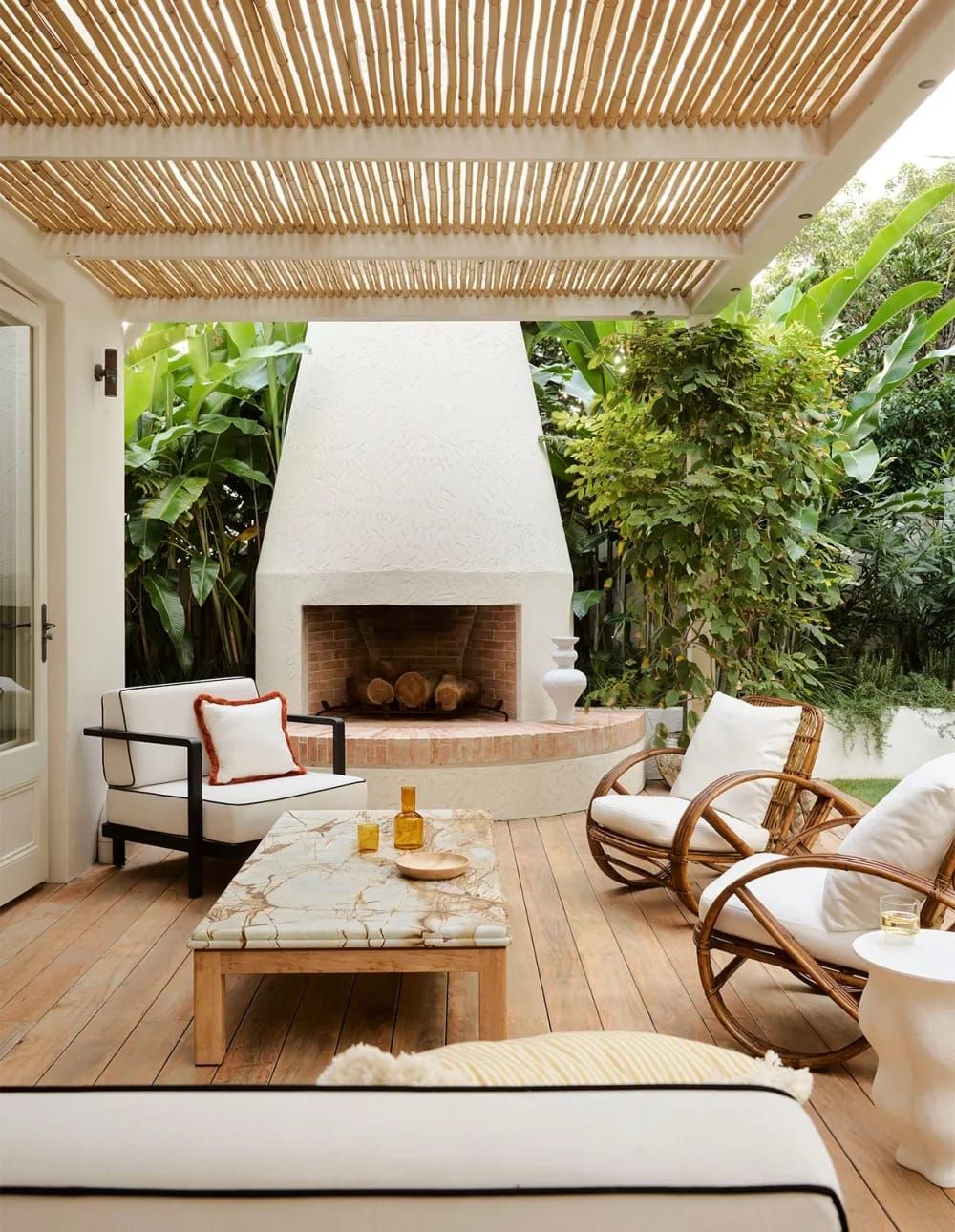 Create a Cozy Atmosphere with These Outdoor Fireplace Designs