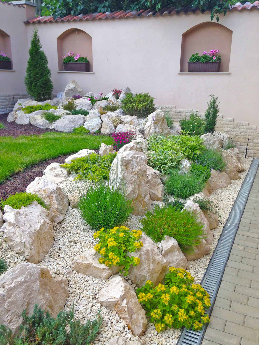 Create a Stunning Rock Garden Landscape for Your Outdoor Oasis