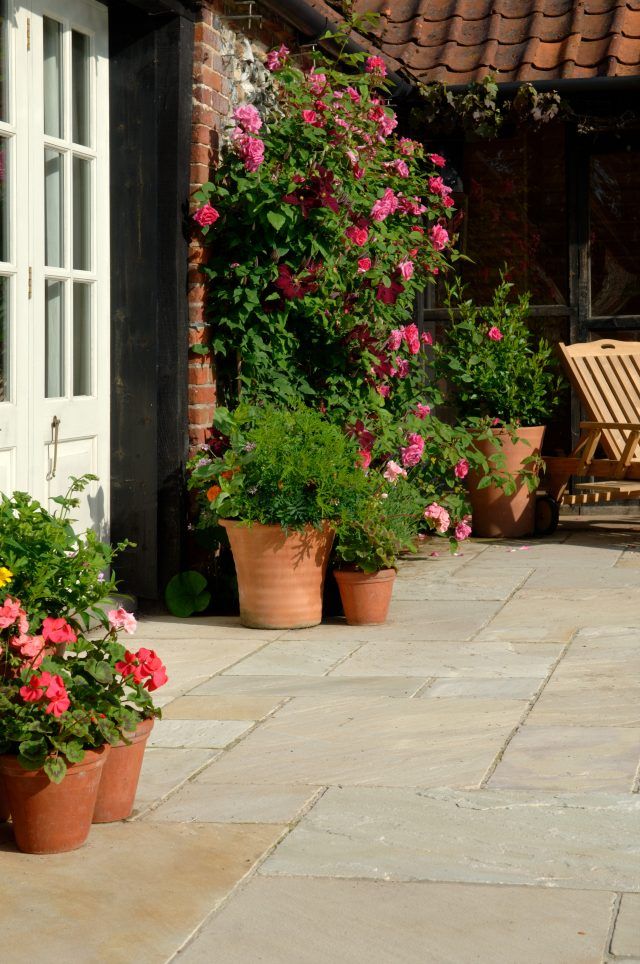 Creating Beautiful Garden Pathways with Paving