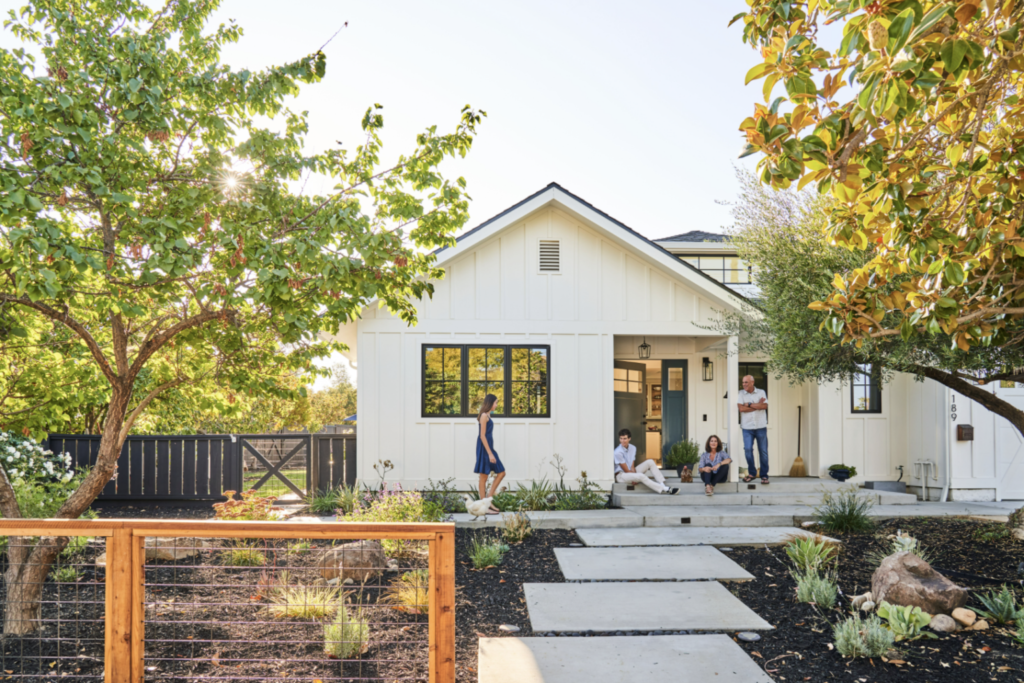 modern farmhouse landscaping front yards