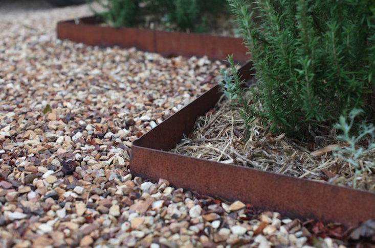 Creating Defined Boundaries: The Art of Landscaping Edging