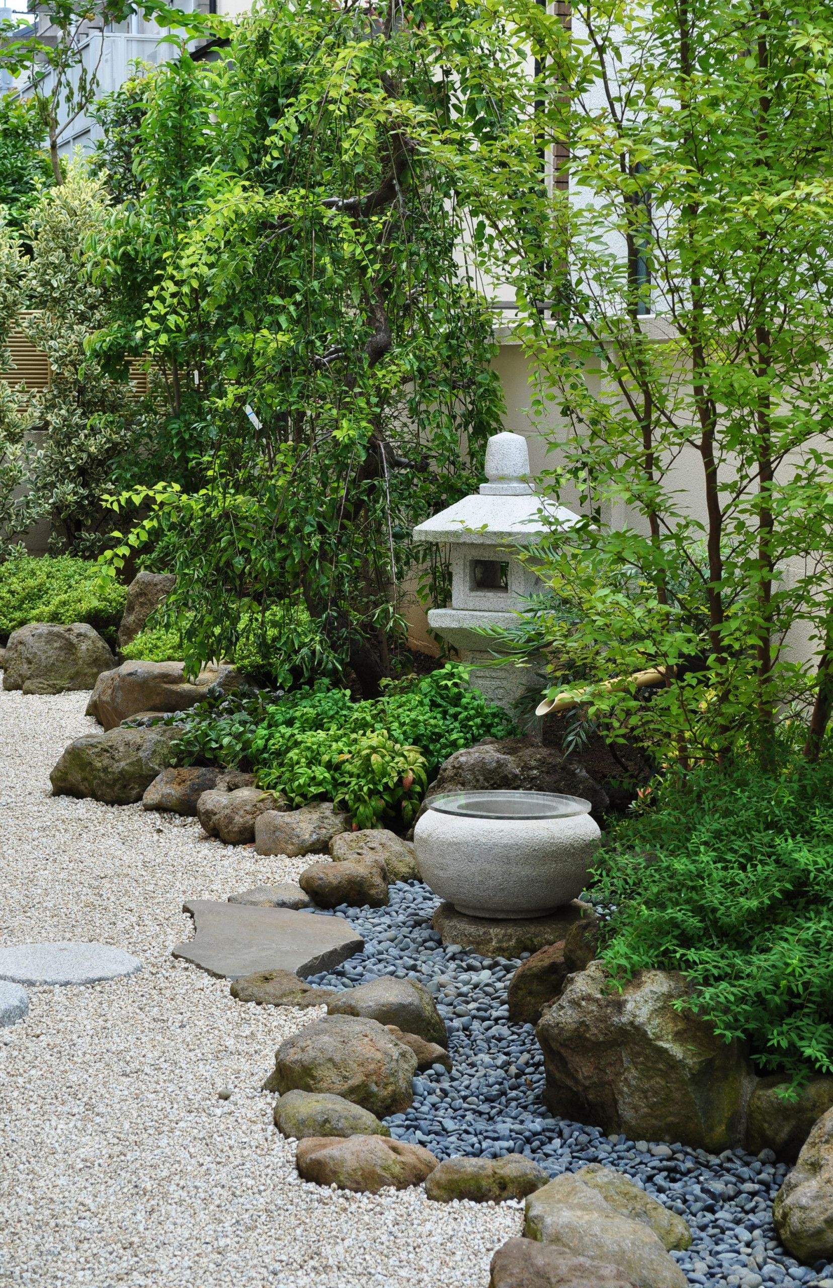 Creating Tranquility: Exploring the Beauty of Japanese Zen Gardens