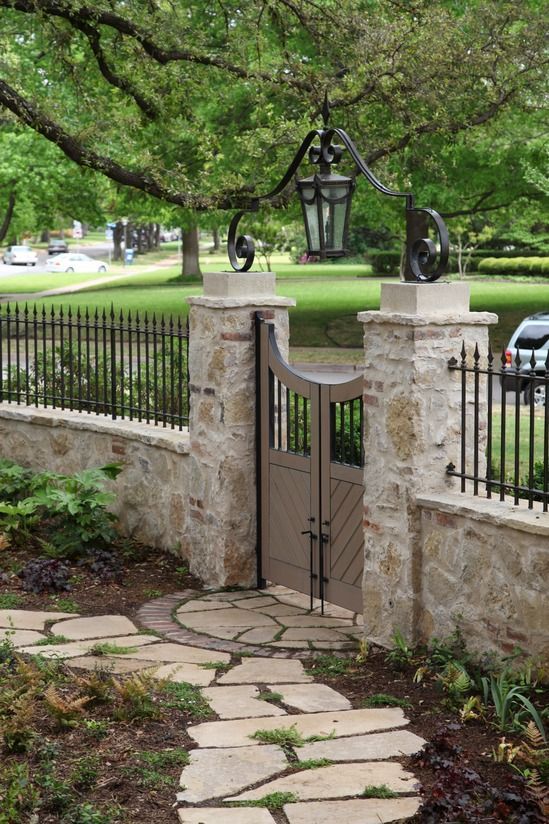 Creating a Beautiful Front Yard Fence: Enhancing Curb Appeal with Style