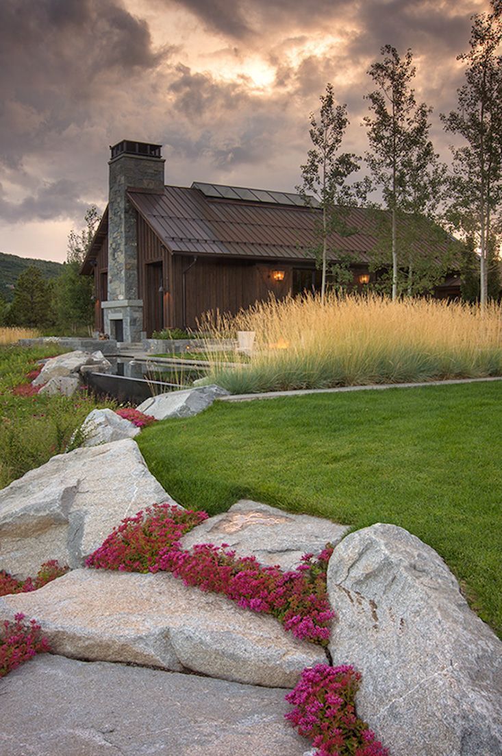 Creating a Beautiful Outdoor Space: The Art of Landscape Design