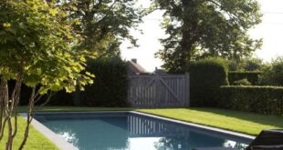 pool landscaping ideas