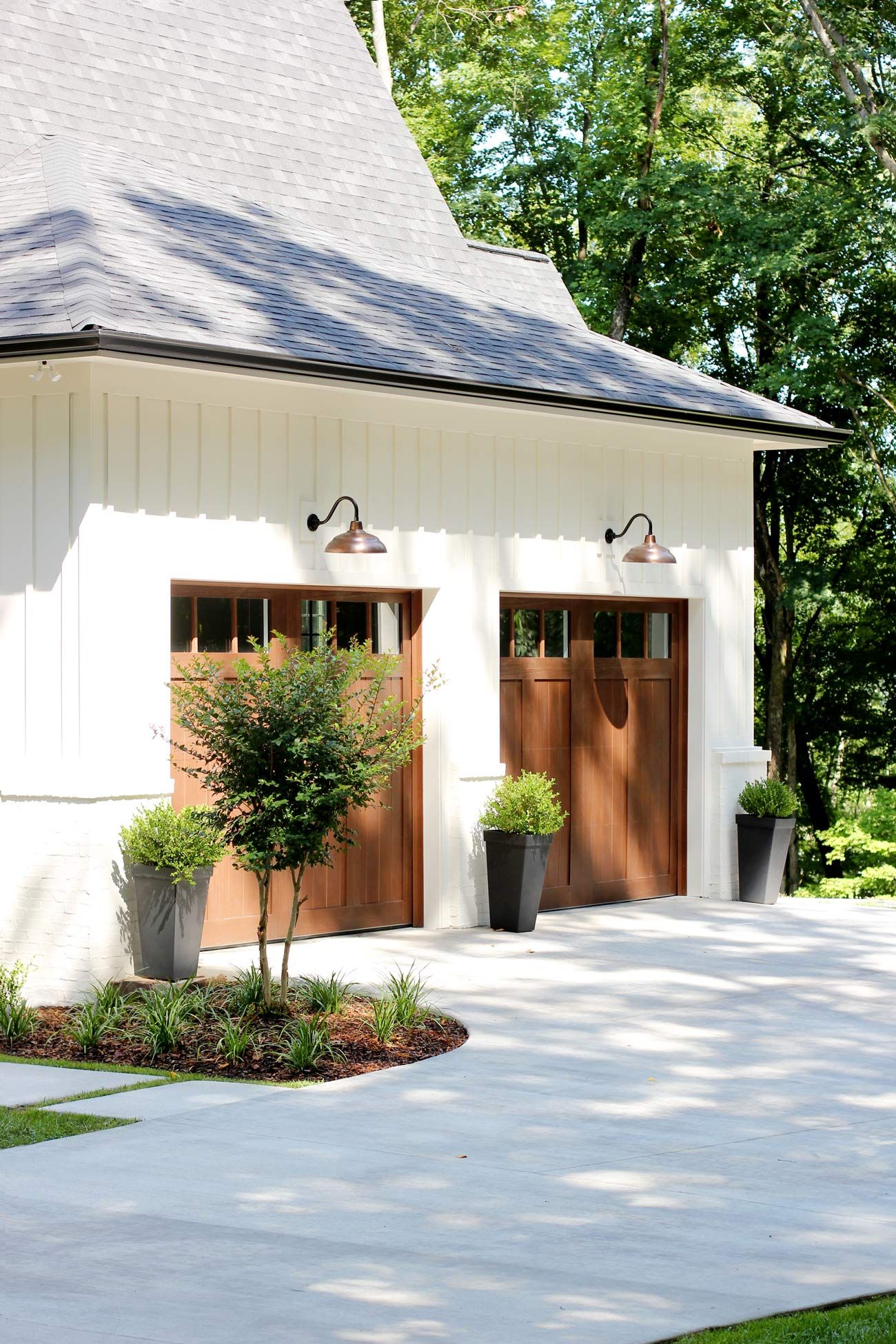 Creating a Beautiful and Functional Driveway: Tips for Designing Your Outdoor Space